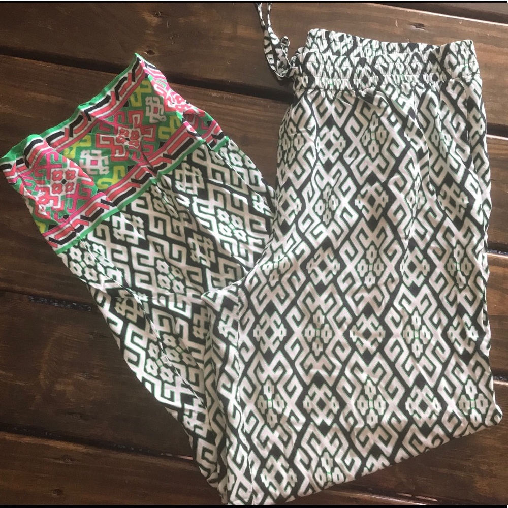 Women’s CROWN & IVY Printed Pants Size Large